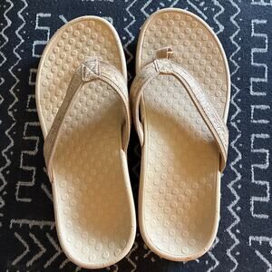 Vionic Tide II Women's 7 Tan Beige Cork Thong Flip Flop Sandals